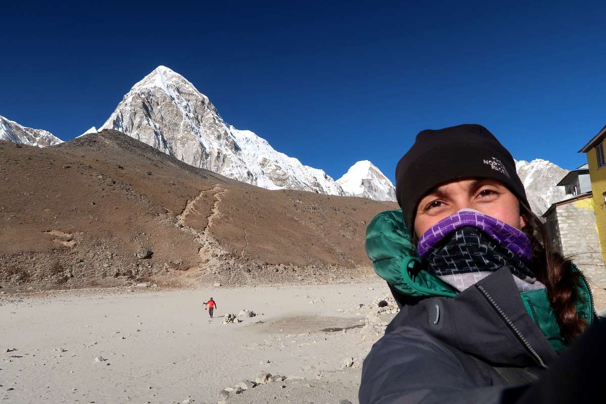 Selfie foulard - Voyager au Népal : 10 choses à savoir avant d’y aller - Nomad Junkies